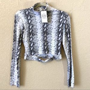 Vine and Valley Stretch Crop Top With Cut Out